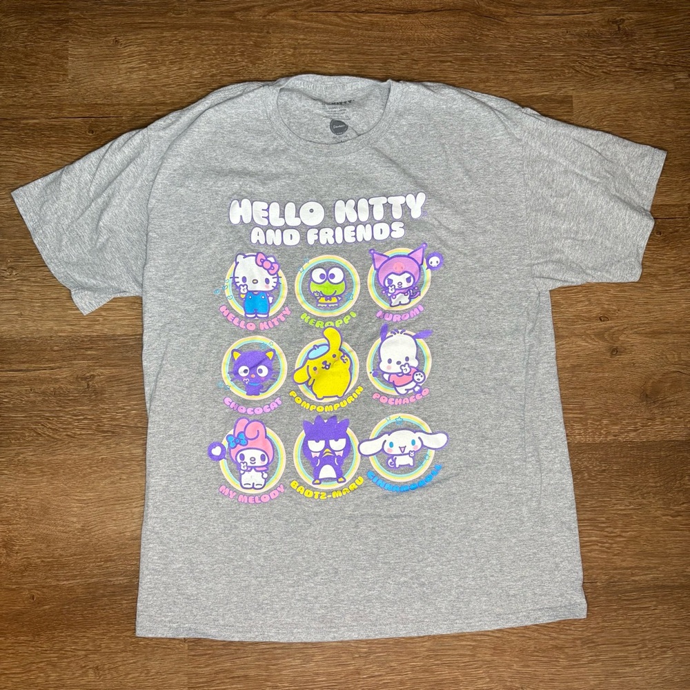 Sanrio Hello Kitty and Friends Grey T-Shirt size L